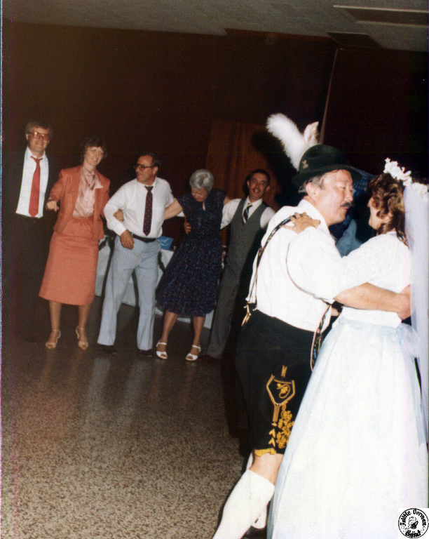 1982 05 01 17 Steve & Heidi's wedding.jpg